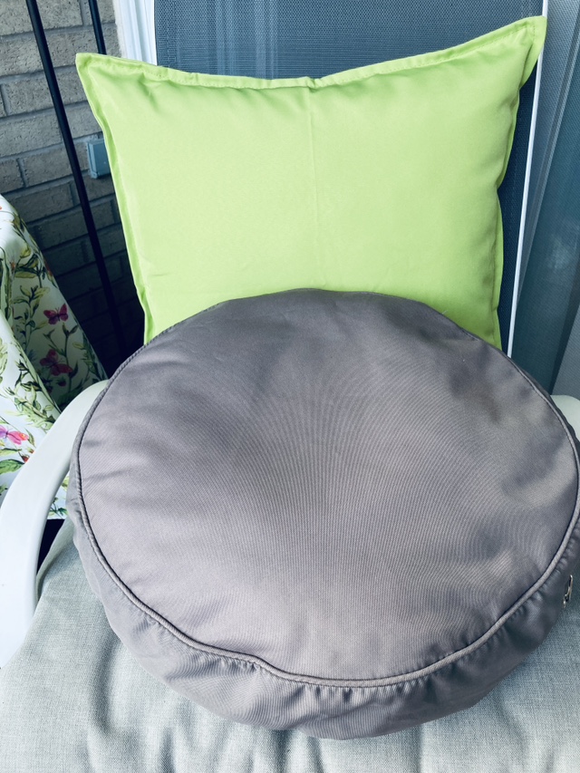 Two round waterproof outdoor seat cushions image indicator(2)