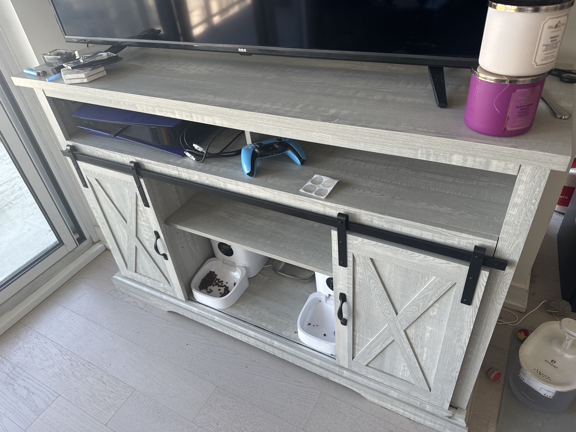 TV stand for up to 58” TVs