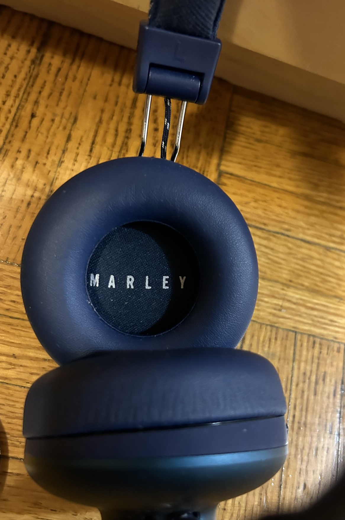 Marley wired headphones barely used image indicator(6)