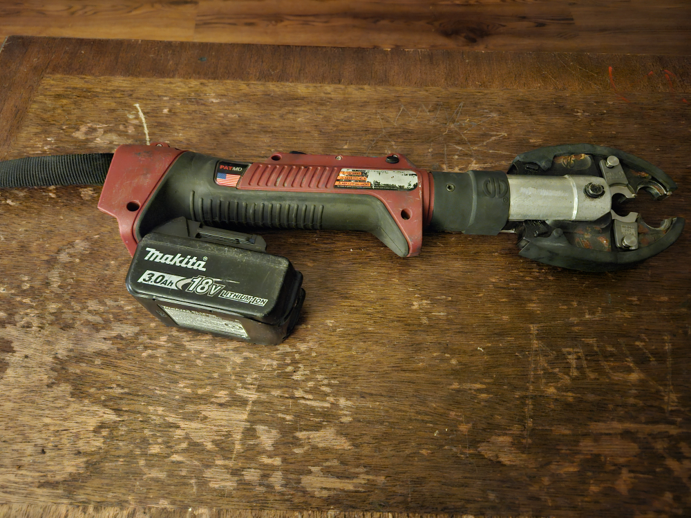 Burndy Hydraulic MD PAT  Patriot handheld Crimper and battery - photo 4