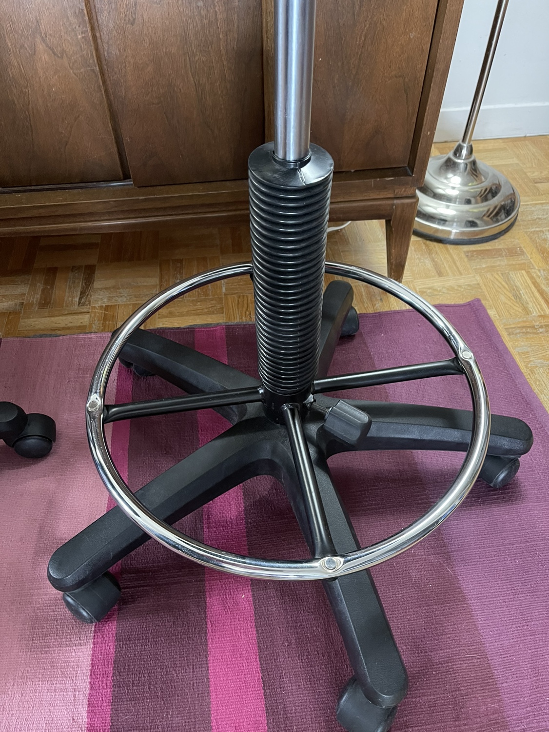 ULine height extendable Work Stool - photo 4