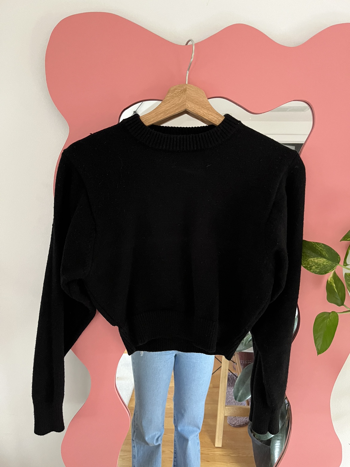 Cropped knit sweater image indicator(3)