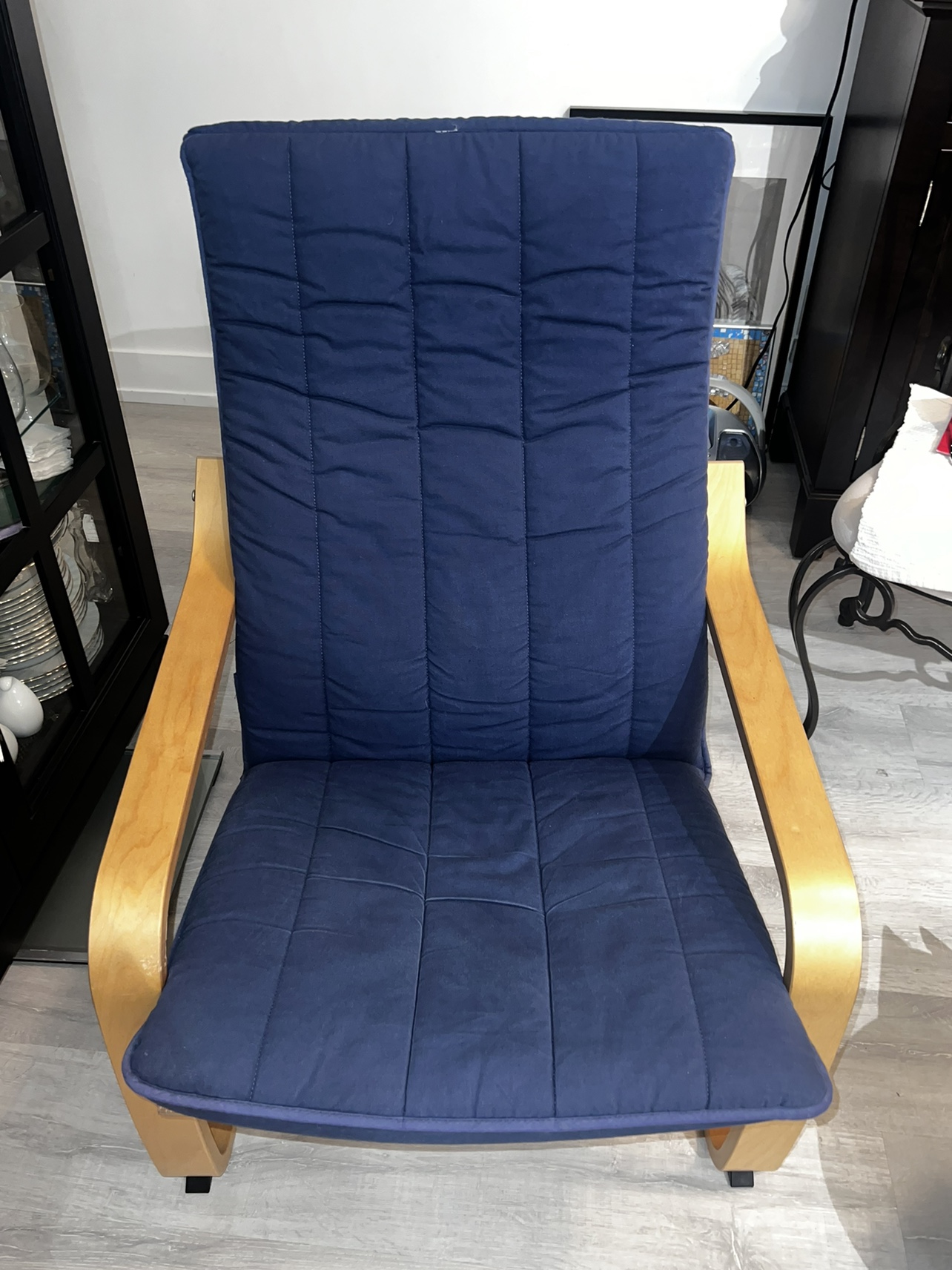 Resting chair : Living Room thumbnail