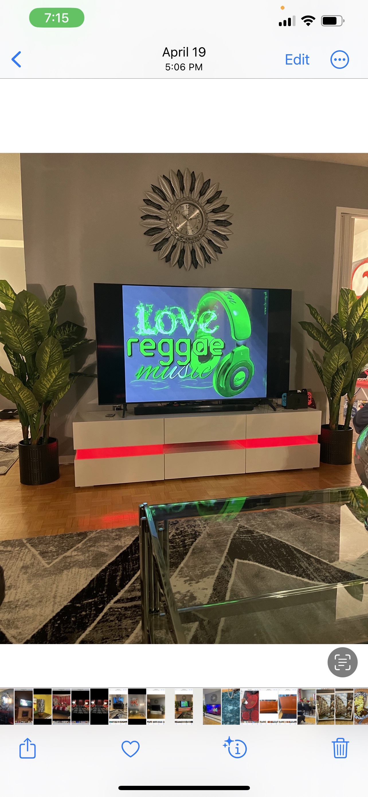 White TV stand image indicator(3)