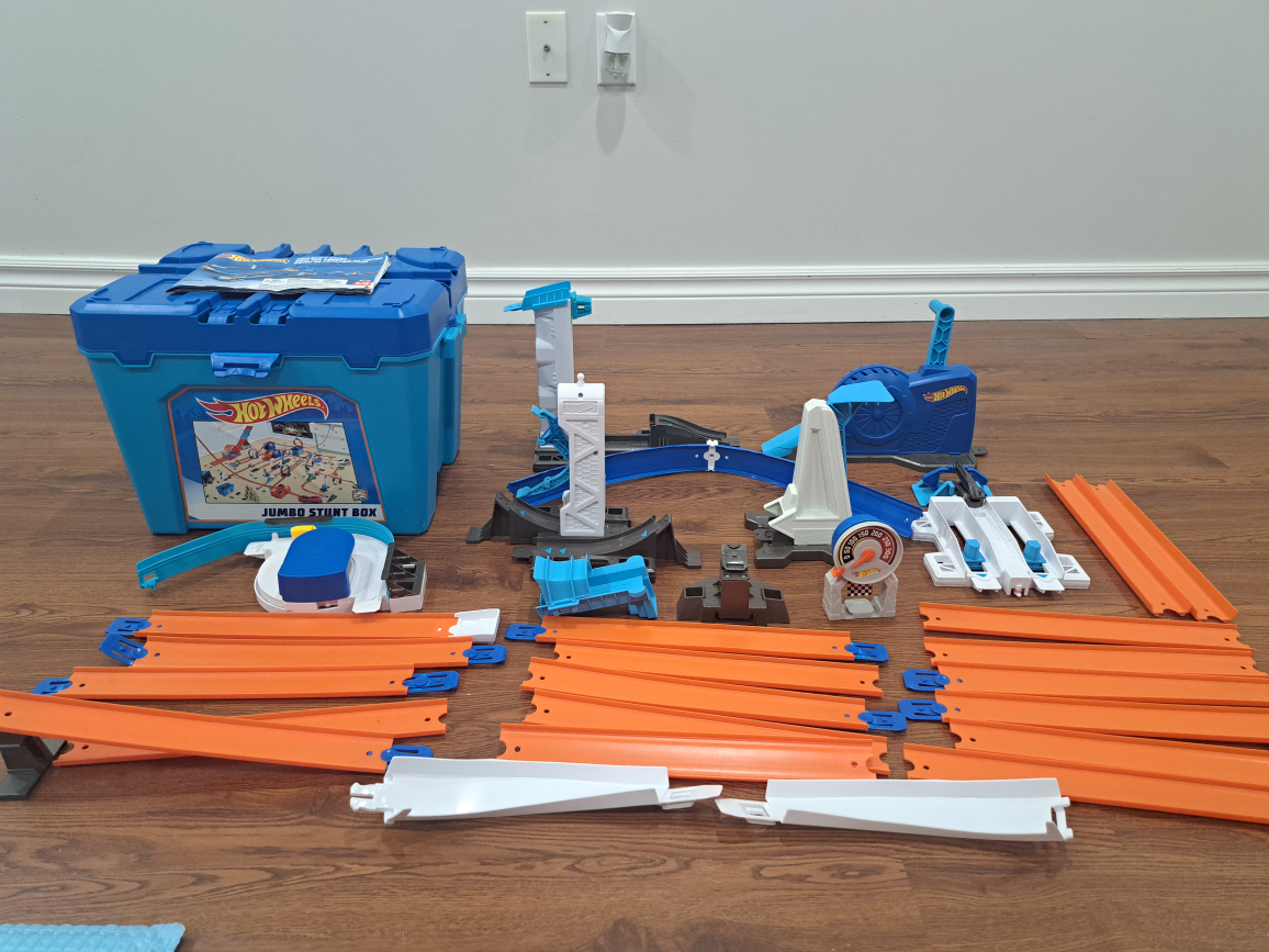 Hot Wheels Jumbo Stunt Box