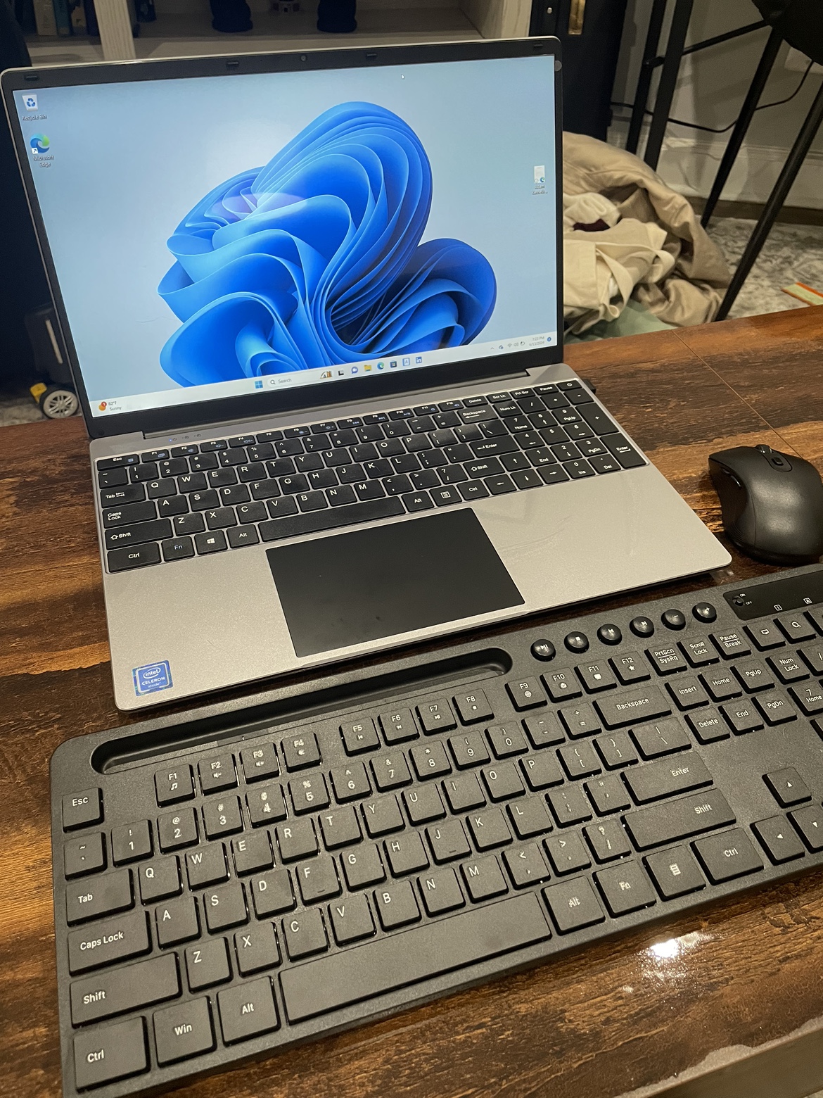 UGRIHACH 15.6” Windows Laptop