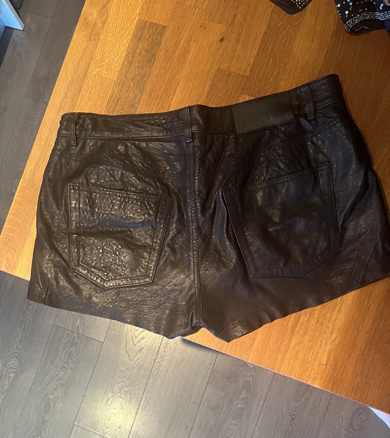 Black Leather shorts luxury brand size L 8/10 image indicator(3)