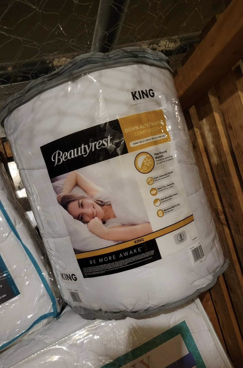 Down alternative king comforter