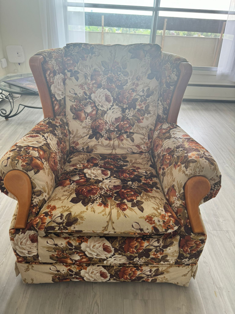 sofa and armchair - photo 2