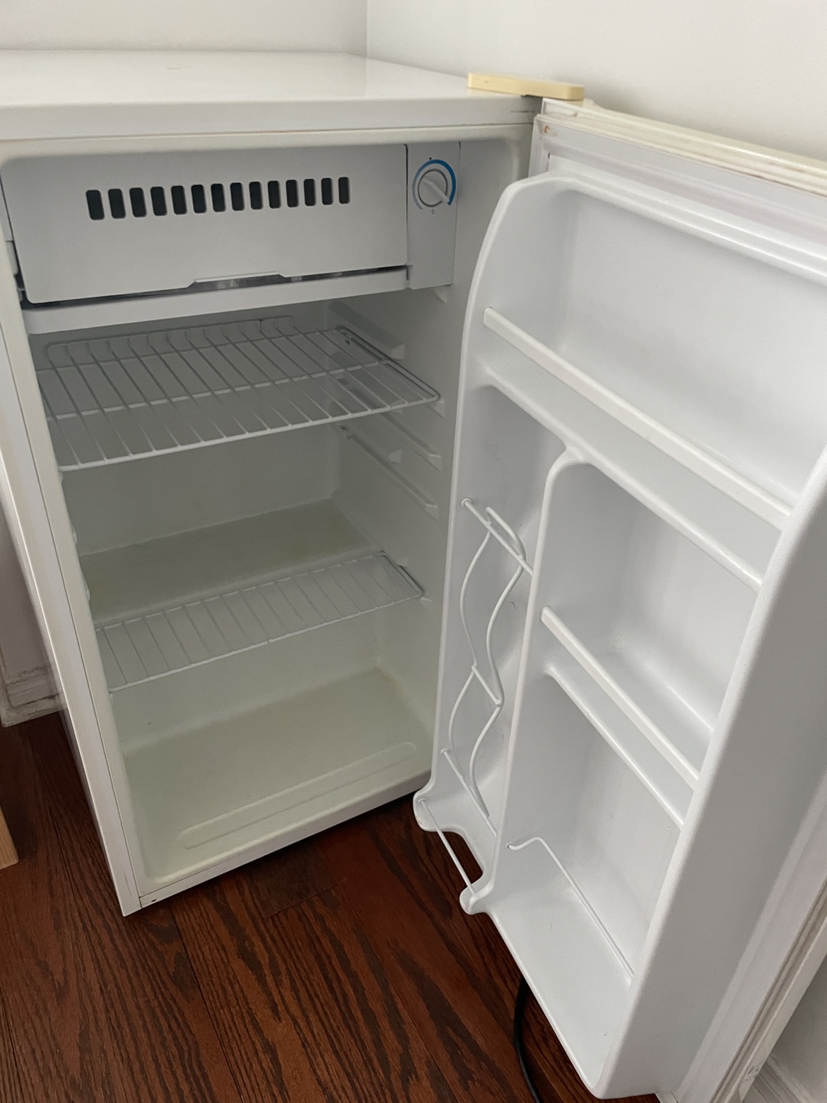 Danby Mini Fridge - photo 2