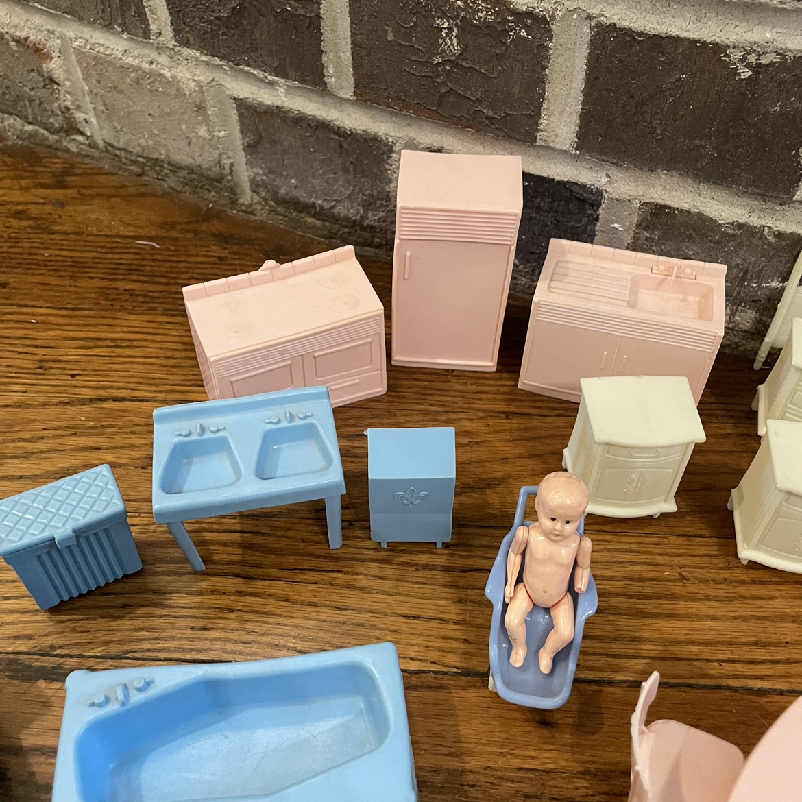 Vintage 1960s Doll Furniture - photo 4