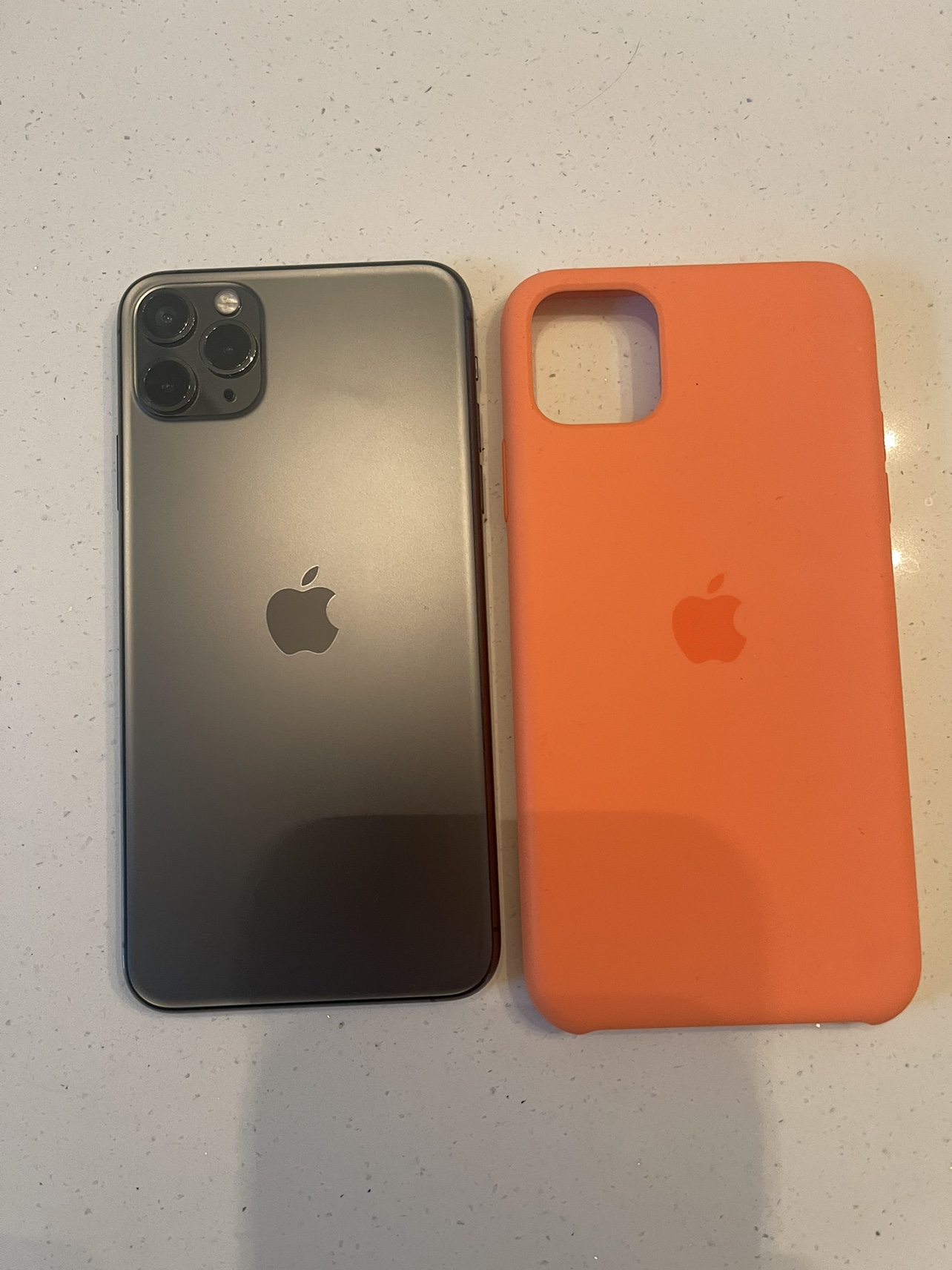 iPhone 11 Pro Max 256GB 81% - photo 2