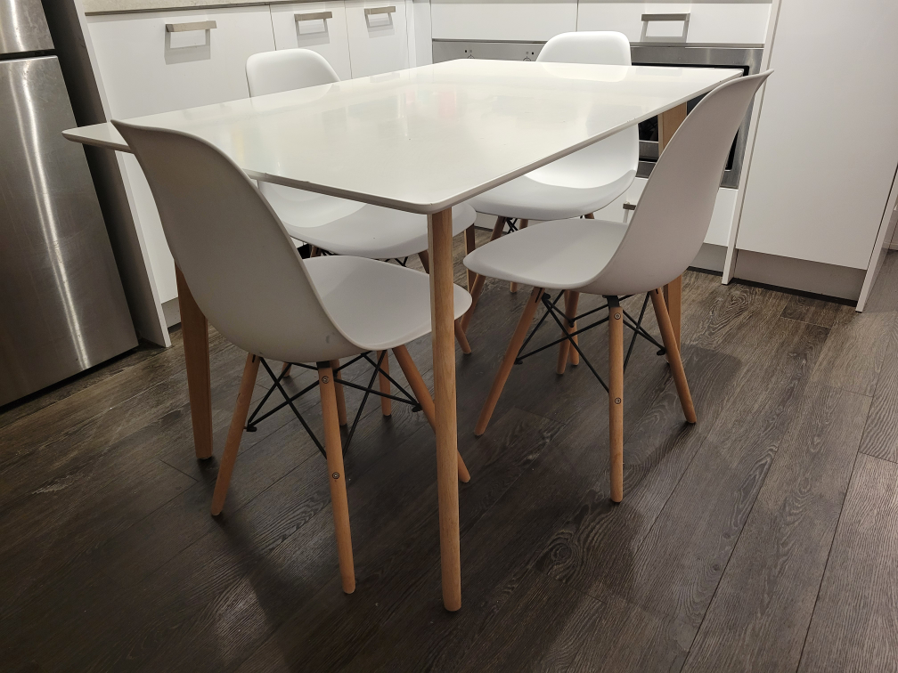 Dining Kitchen Table with 4 chairs