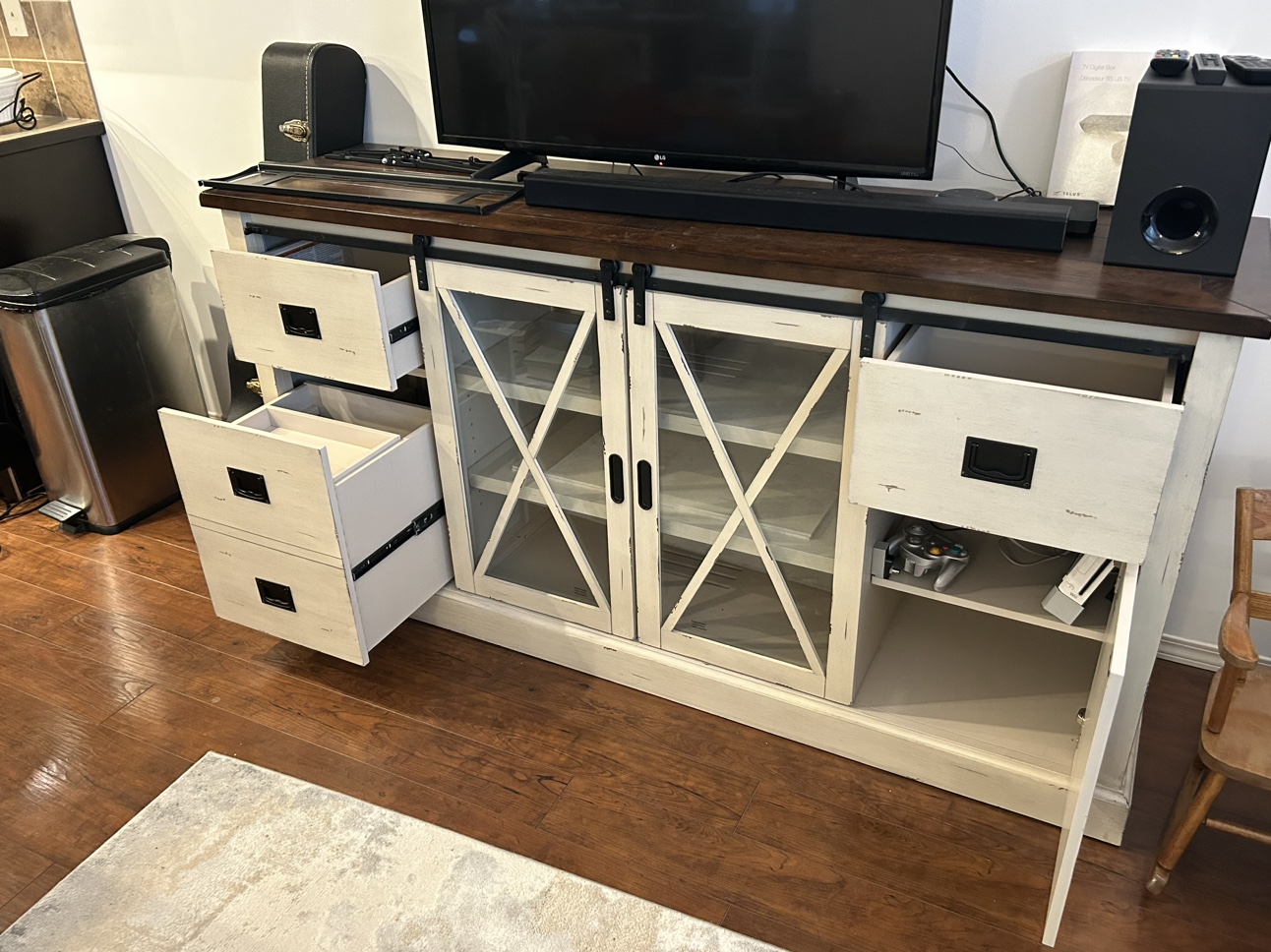 Hutch/Cabinet - photo 2