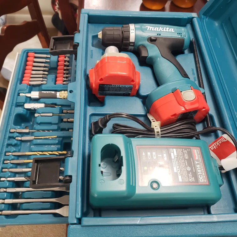 Makita DL1414T Cordless Drill Set thumbnail