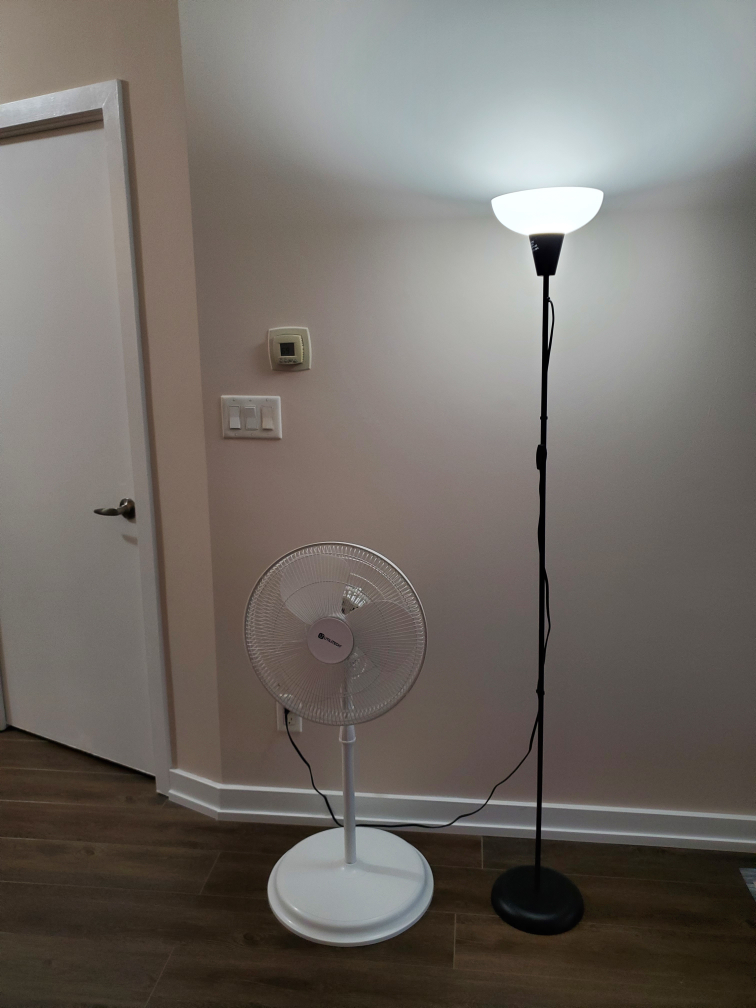 Pedestal fan and Floor lamp for sale - photo 2