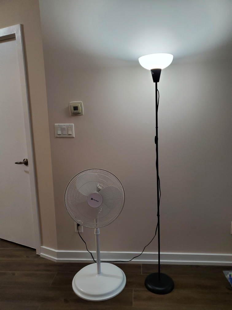 Pedestal fan and Floor lamp for sale - photo 3