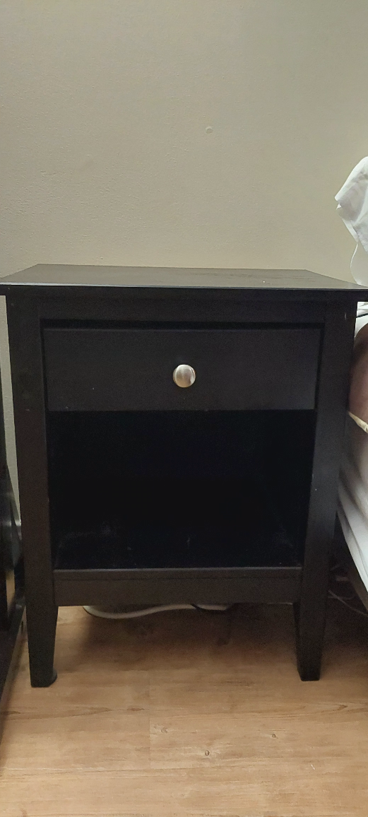 2 bedside tables #freecycle