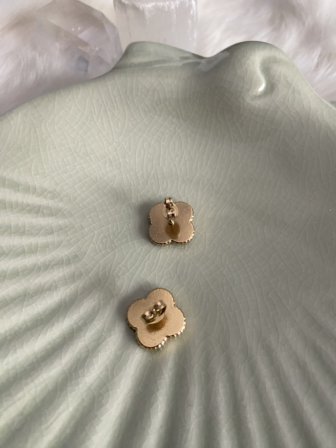 Gold flower earrings image indicator(2)