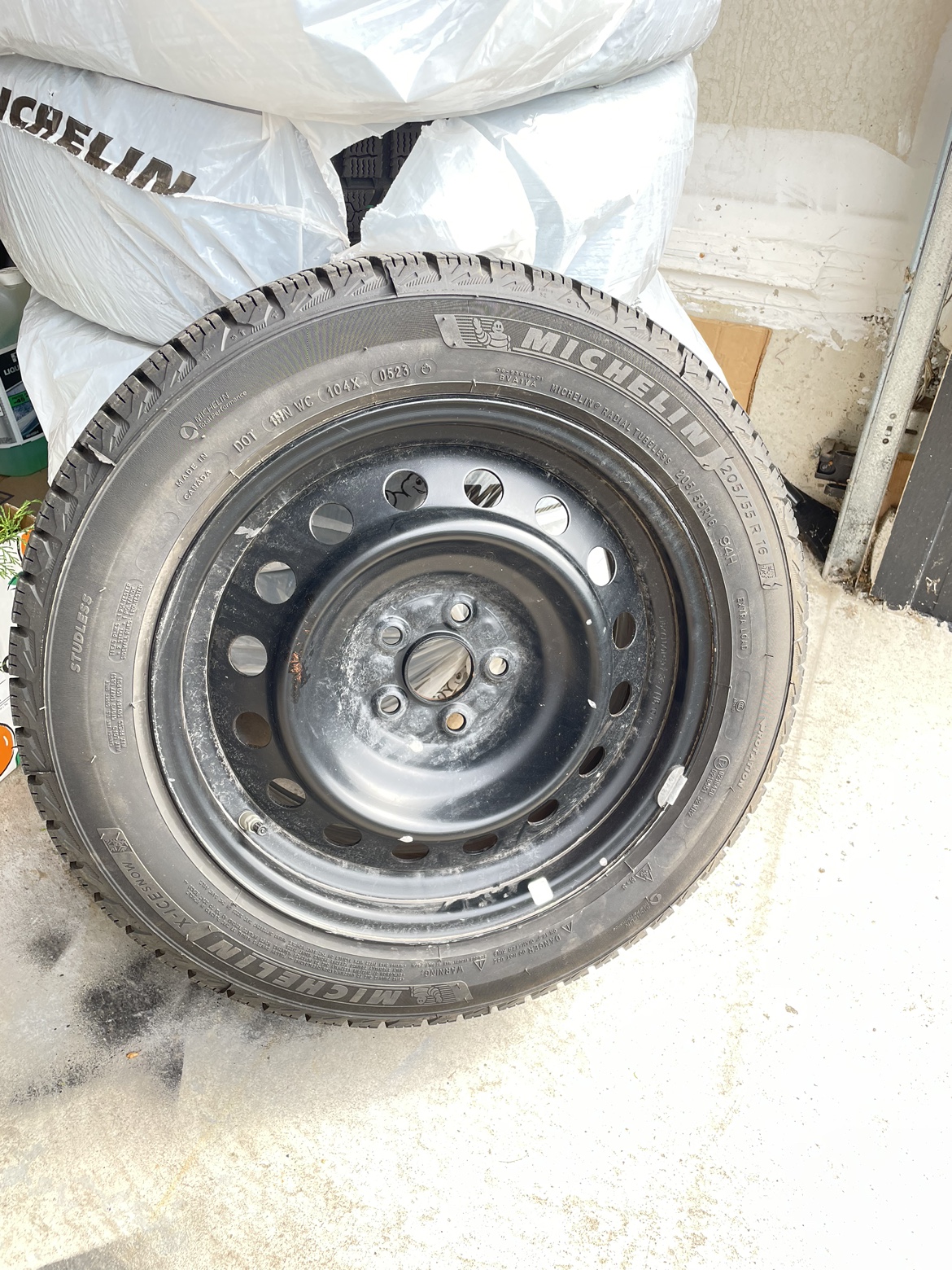 Michelin Winter Tires on rims 205/55/ R16 94H - photo 2