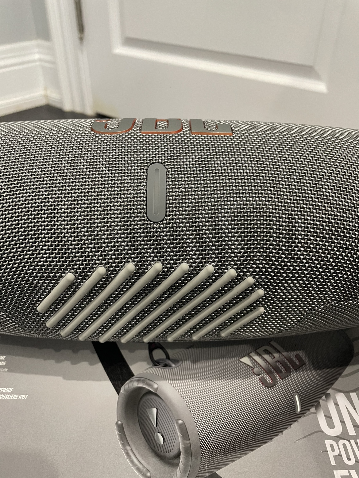 Like new JBL XTREME 3 All box set image indicator(3)