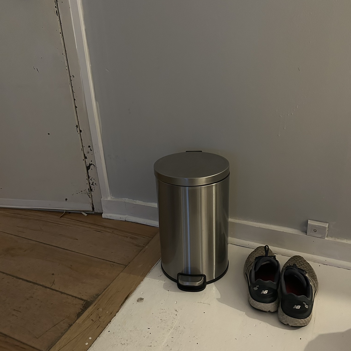 Trash can