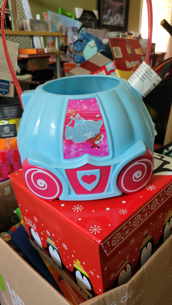Cinderella candy bucket - photo 2