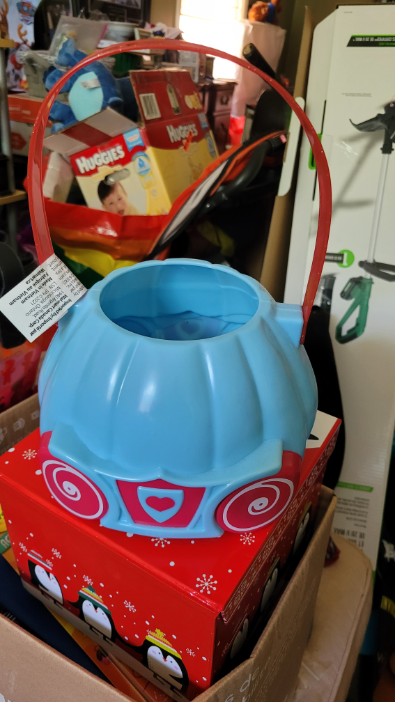 Cinderella candy bucket - photo 3