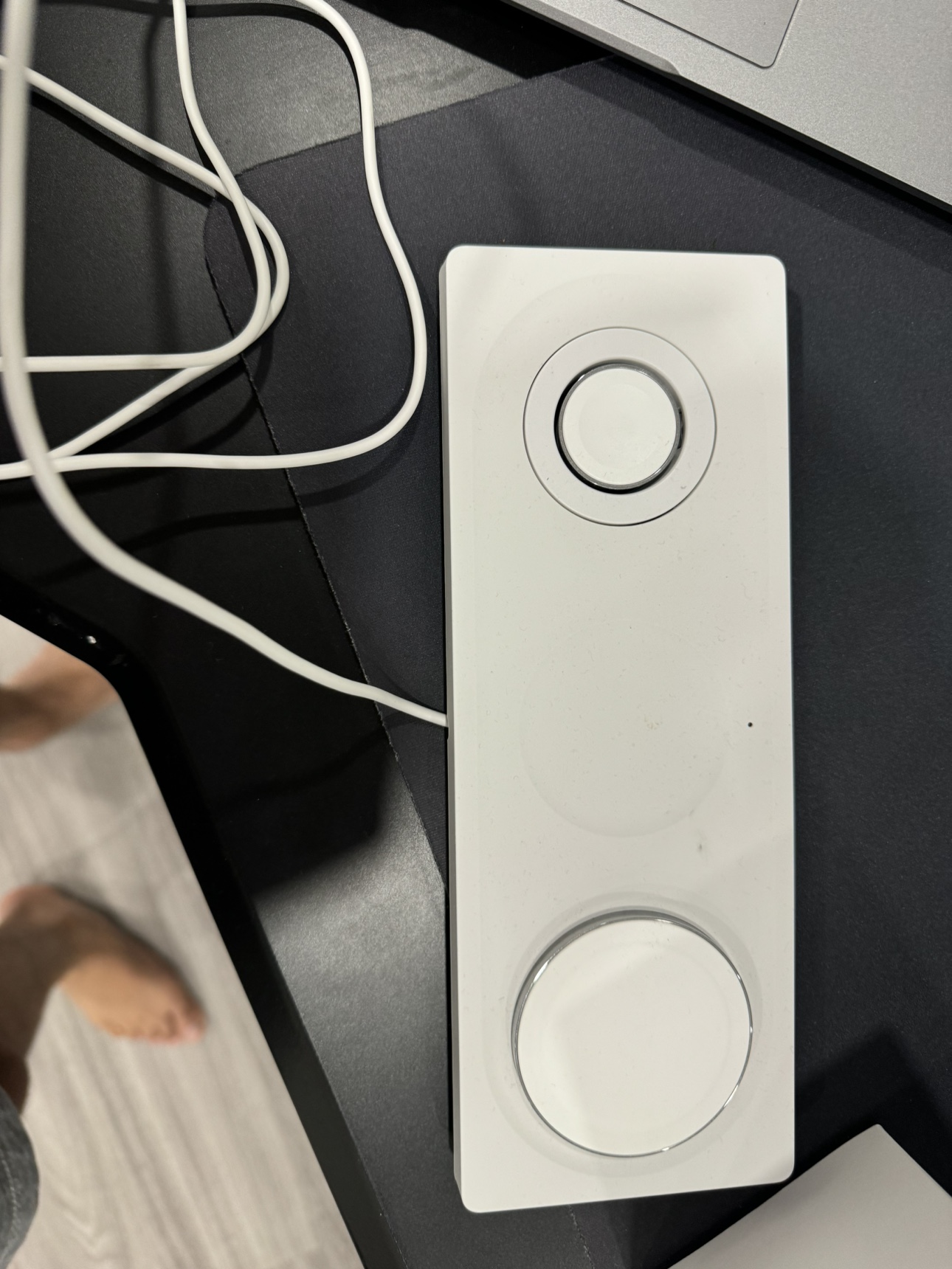Belkin Boost charge 3 in 1 wireless charging pad with MagSafe - photo 3