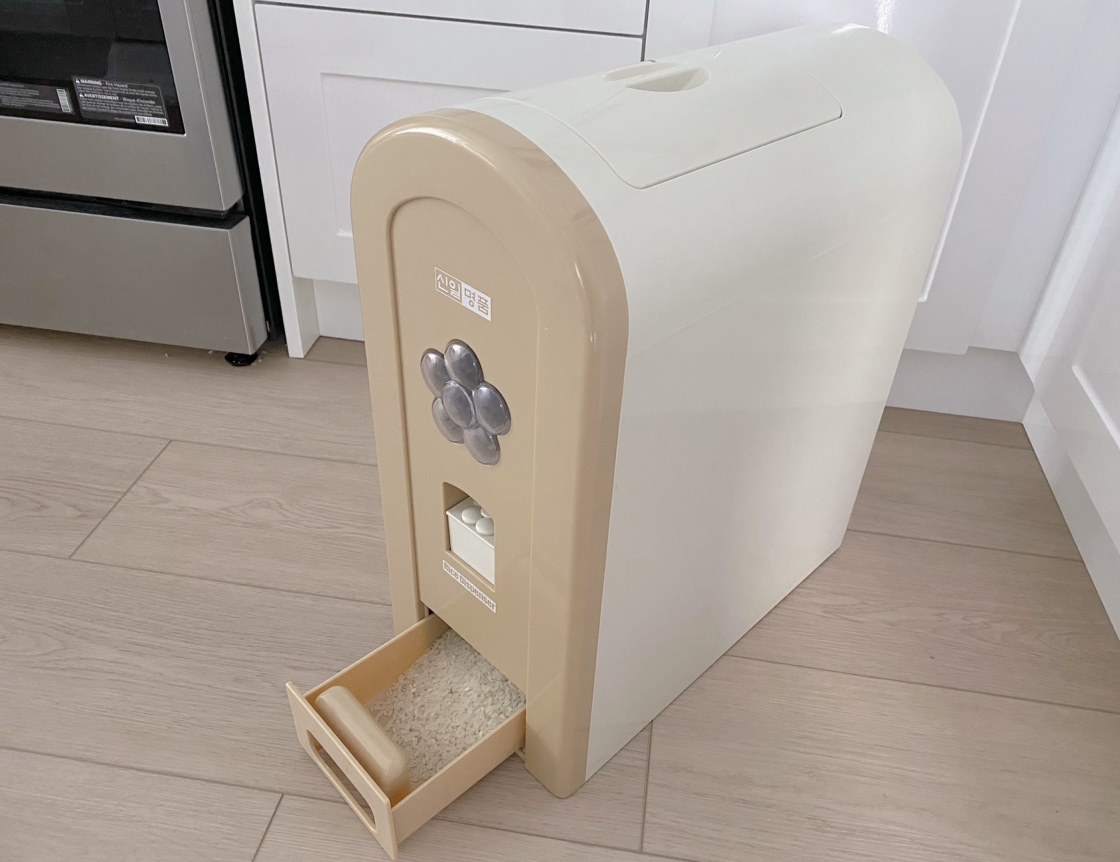 Rice dispenser 20 lbs thumbnail