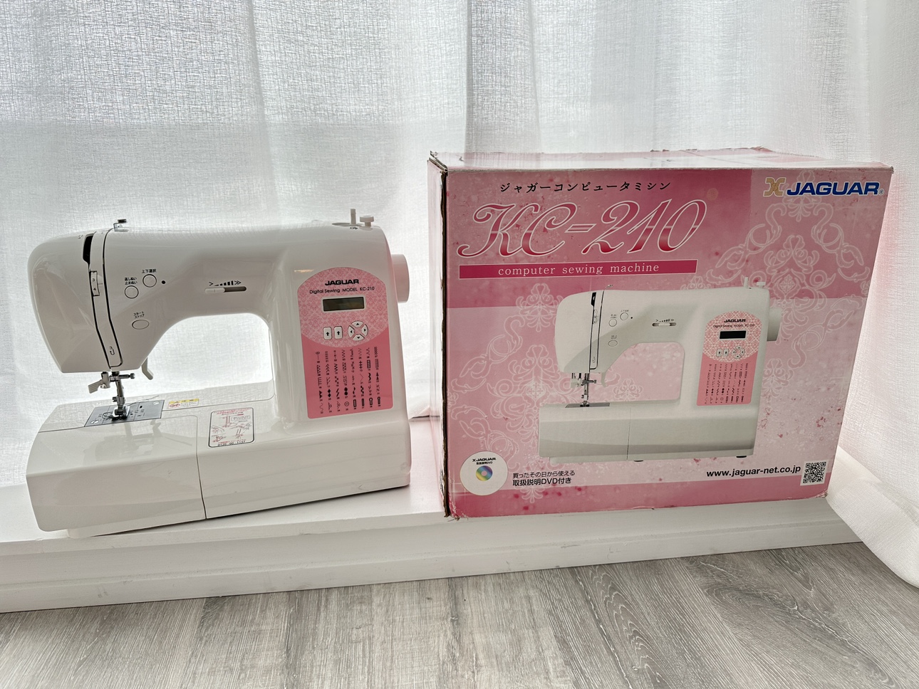 Sewing Machine - photo 2