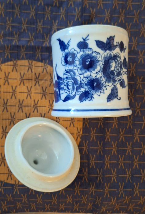Small ceramic pot #freecycle image indicator(3)