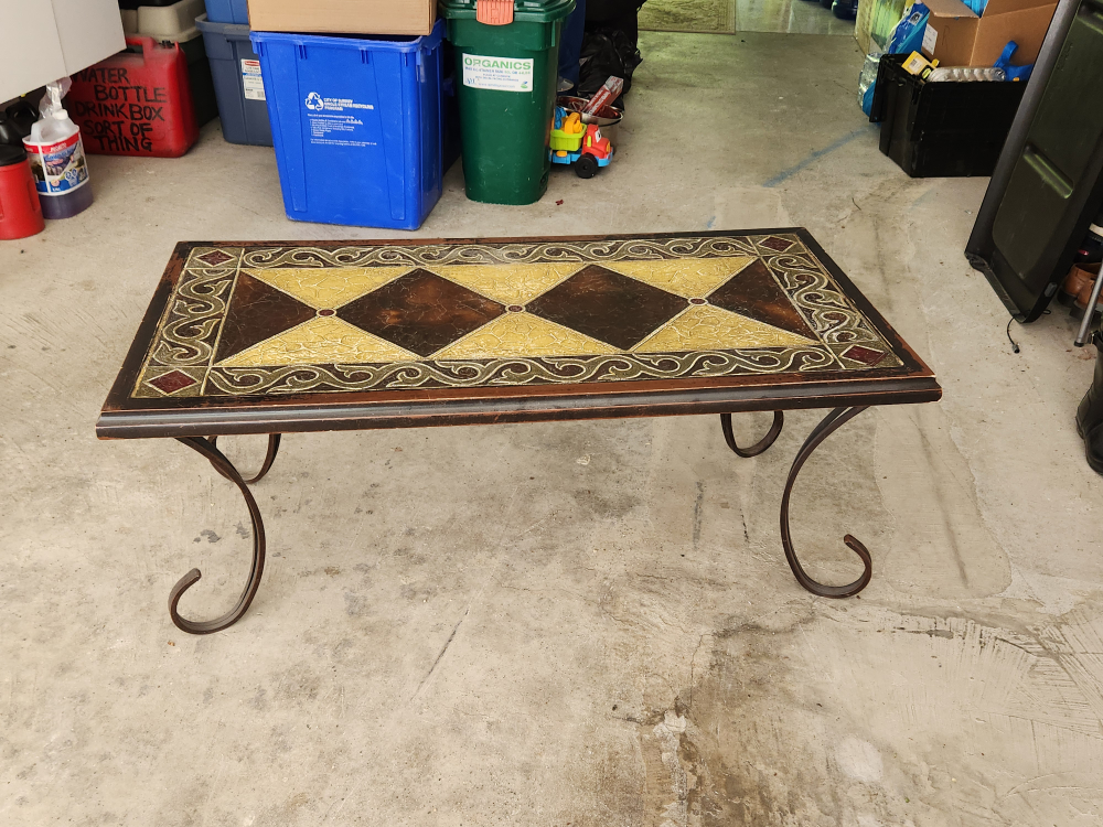 Free Coffee Table - photo 2