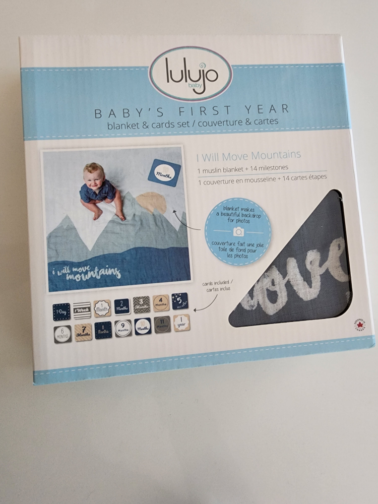 First Year Baby Blanket and Card Set thumbnail