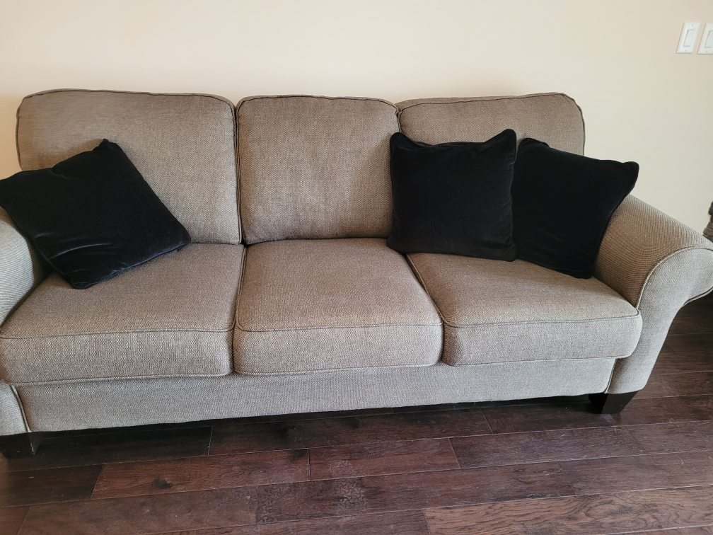 Couch in excellent condition