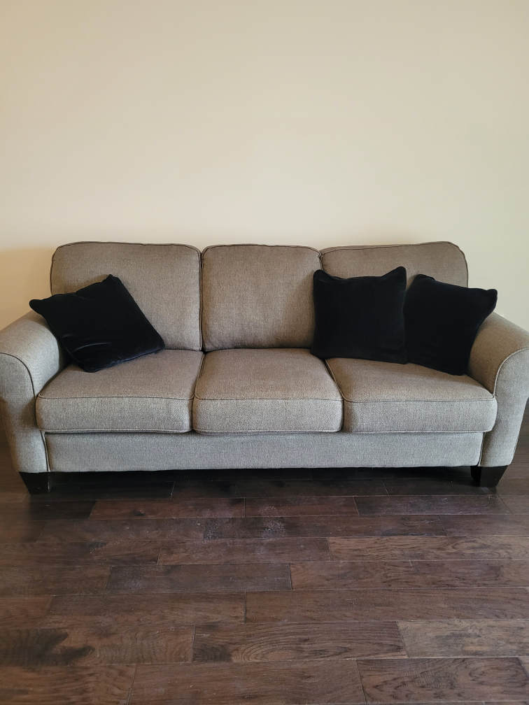 Couch in excellent condition - photo 2