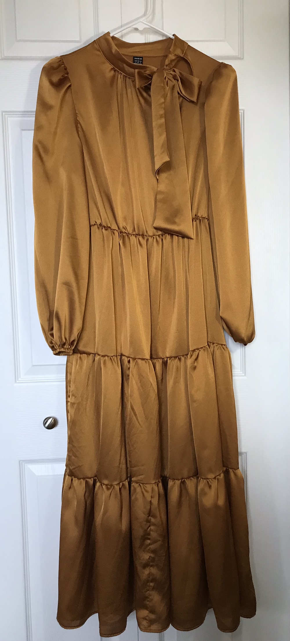 Modely Lantern Sleeve Ruffled Belted Satin Dress - photo 2