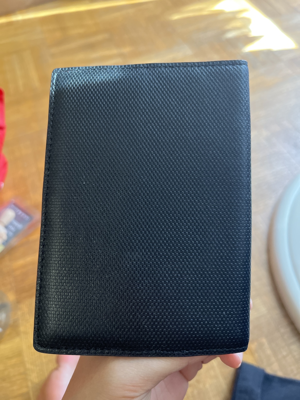 Tume PRISM Passport Holder image indicator(3)