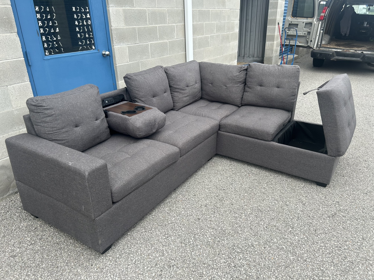 FREE DELIVERY• GREY SECTIONAL COUCH / SOFA w/ STORAGE+CUPHOLDERS - photo 2