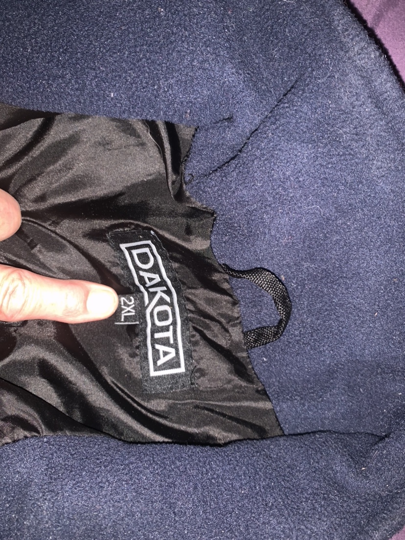 Navy sweater image indicator(2)