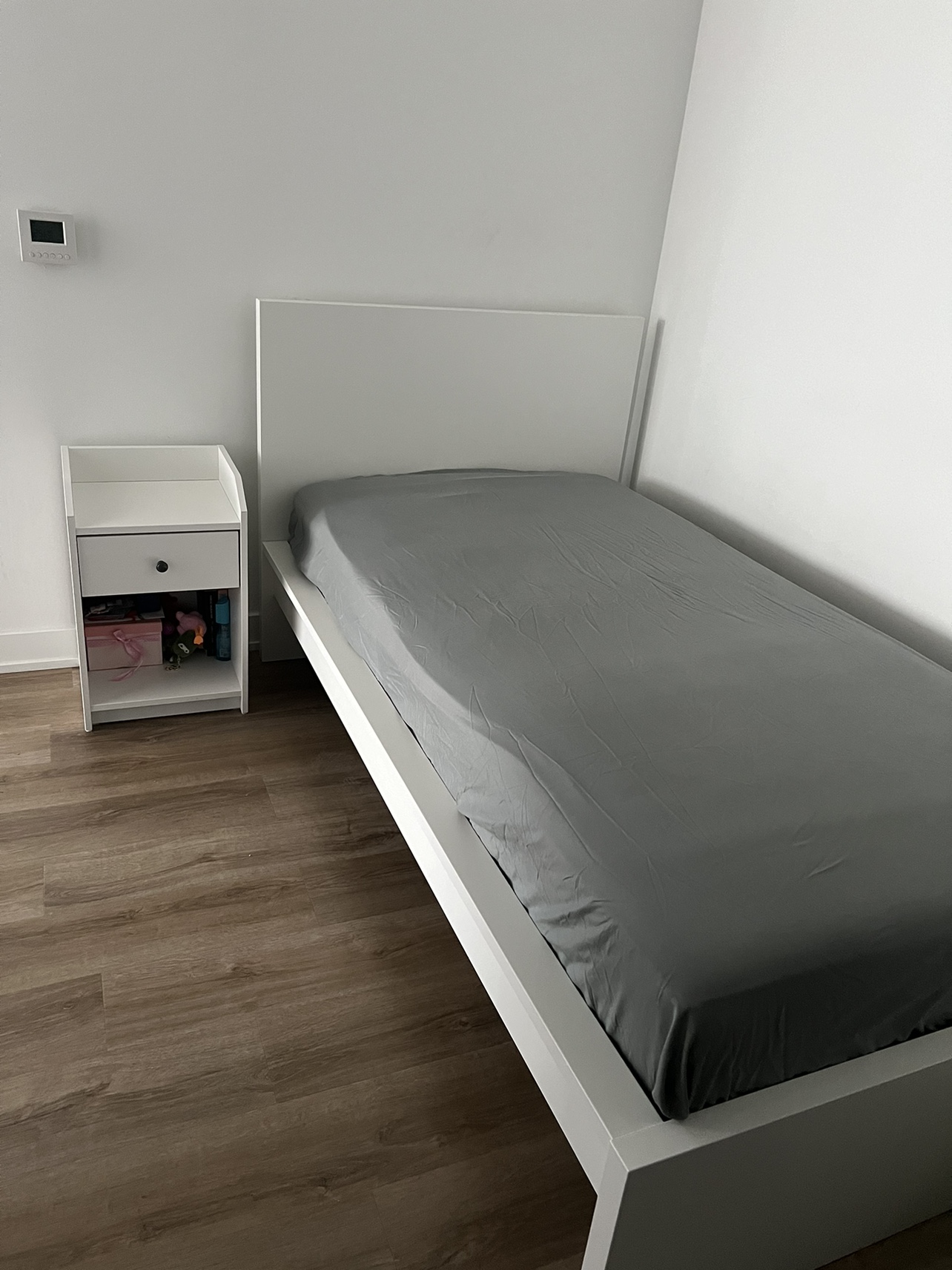 Malm  Twin bed - photo 4