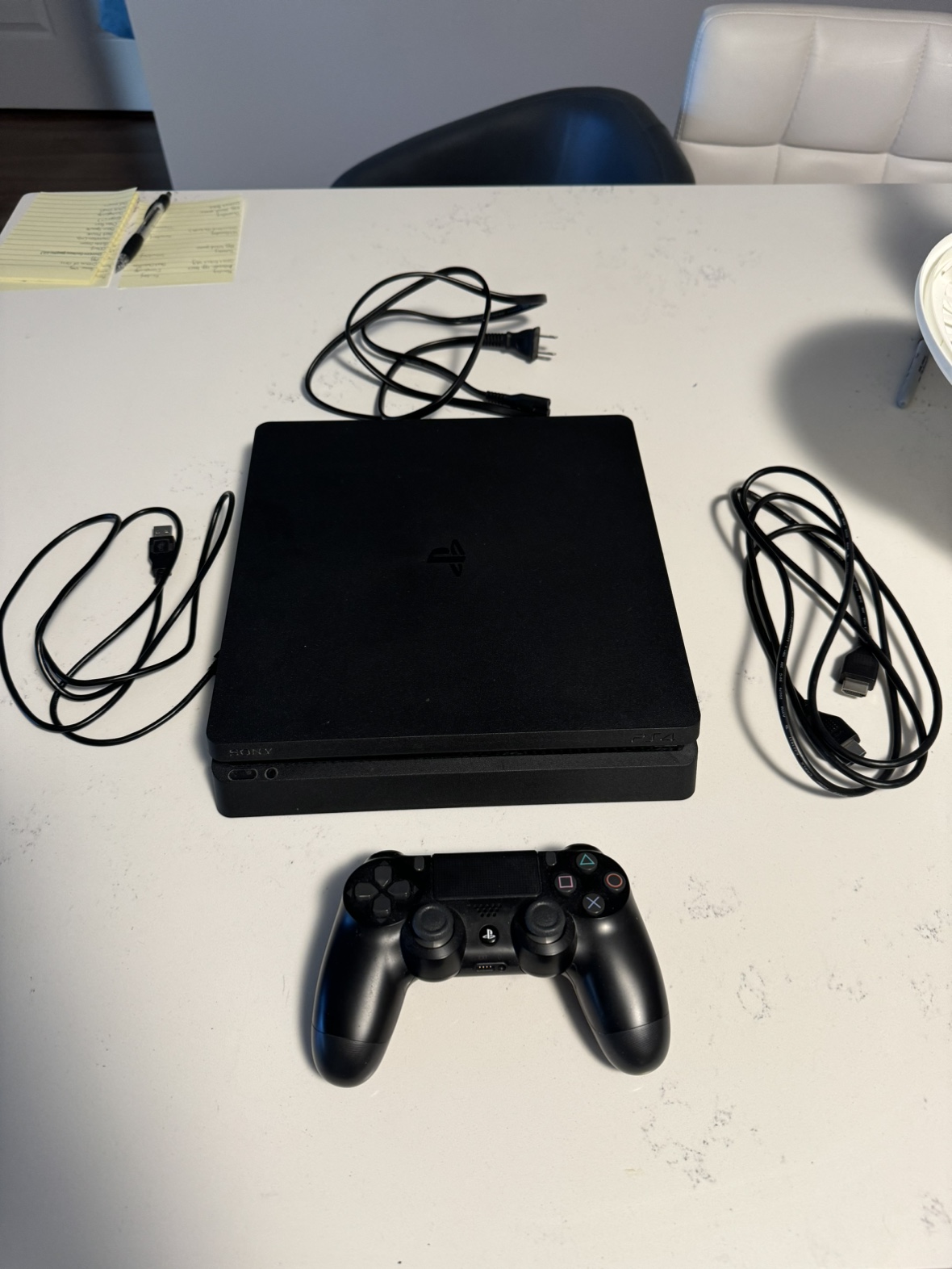 Ps4 1 TB with VR set and extra controller - photo 2