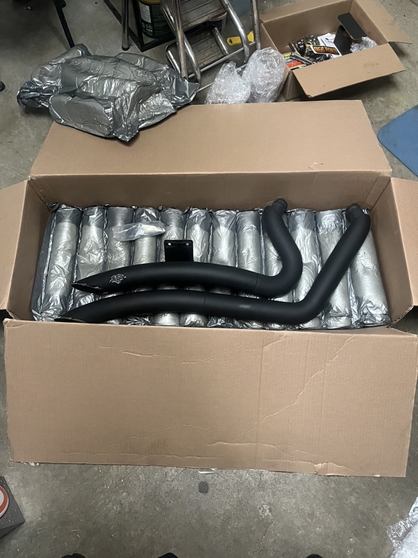 2023 Vance and Hines exhaust pipes