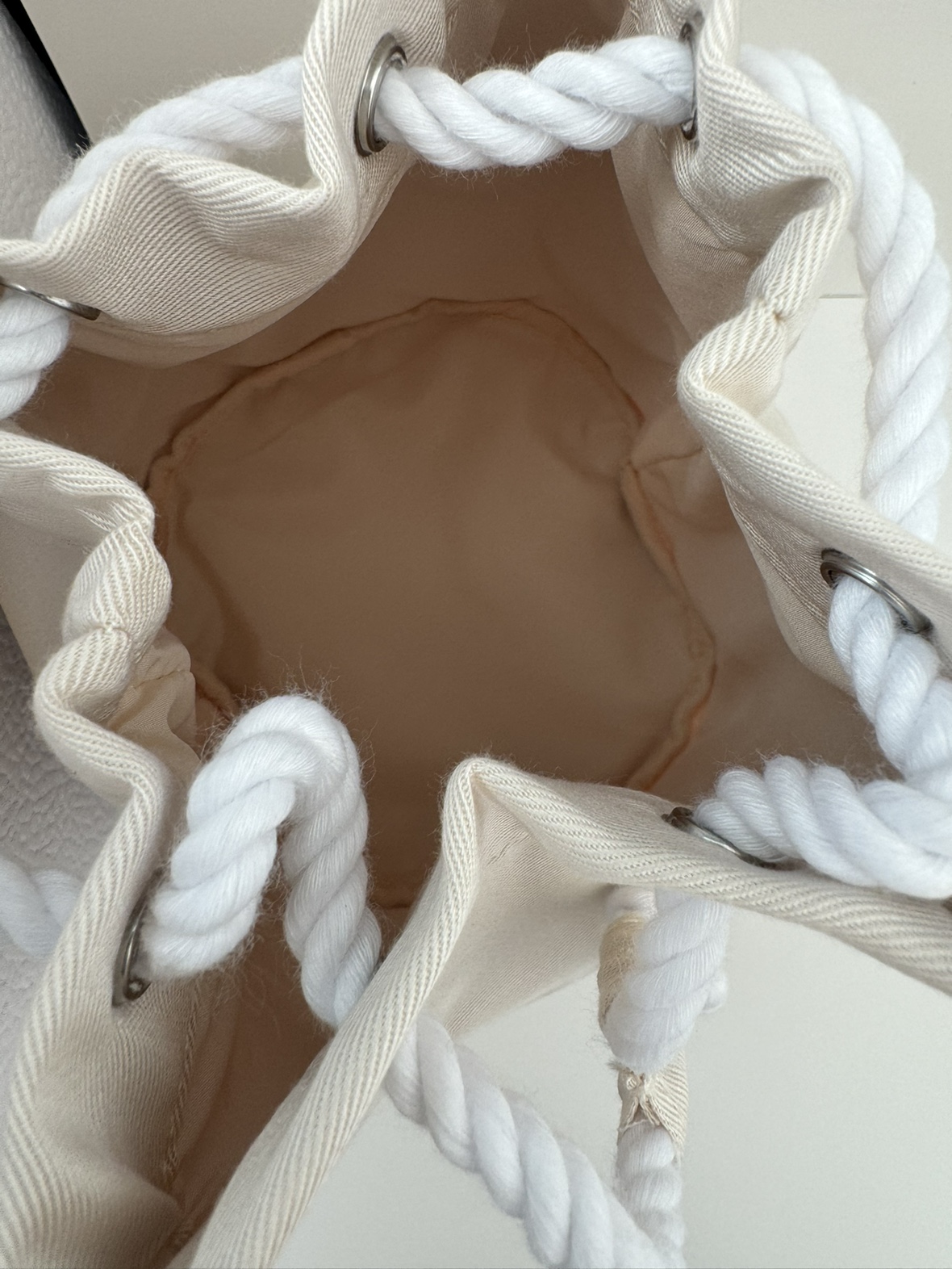 Dior Cleanser Kit With Drawstring Pouch image indicator(4)