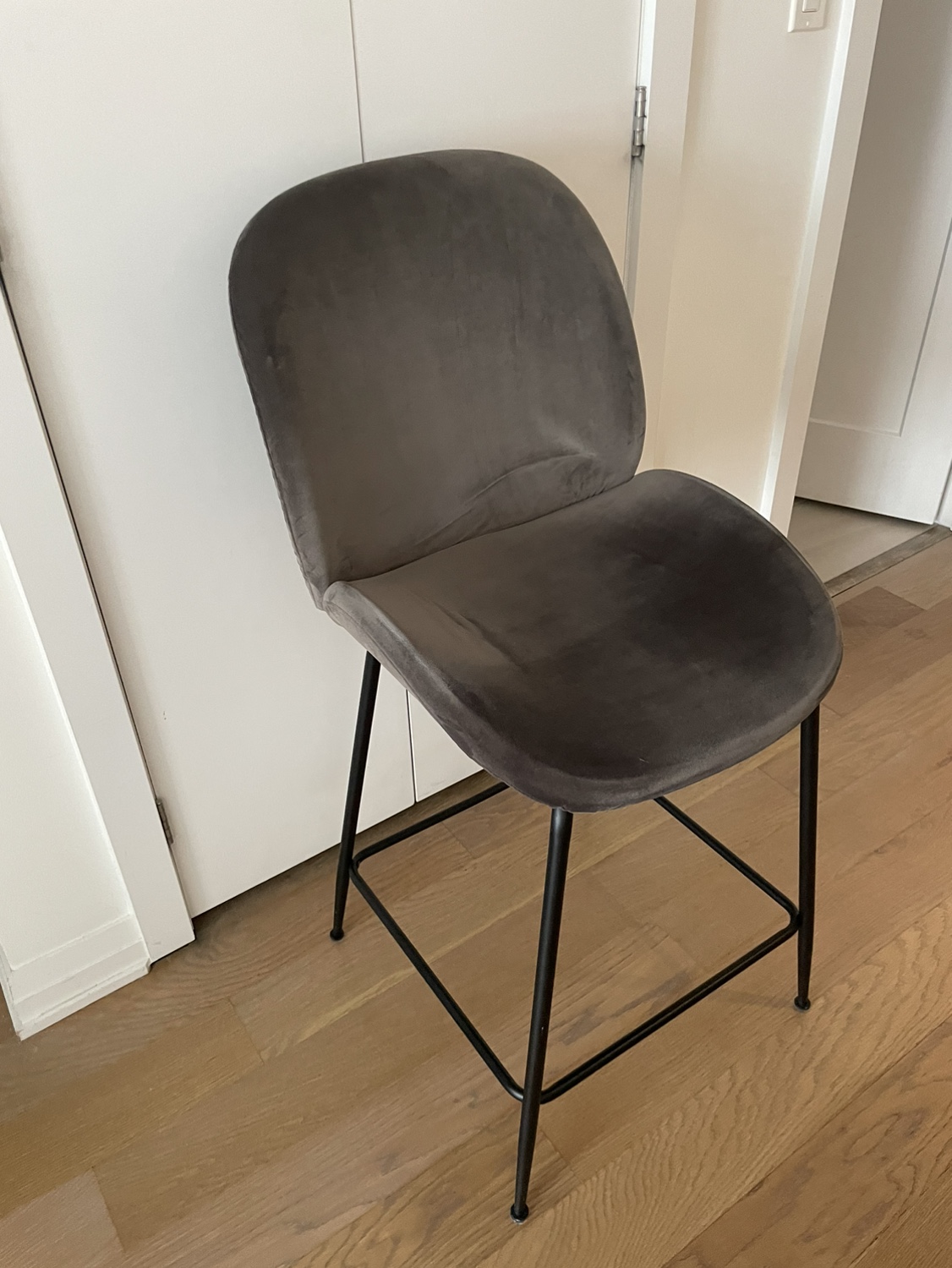 2 structube bar stools - photo 2