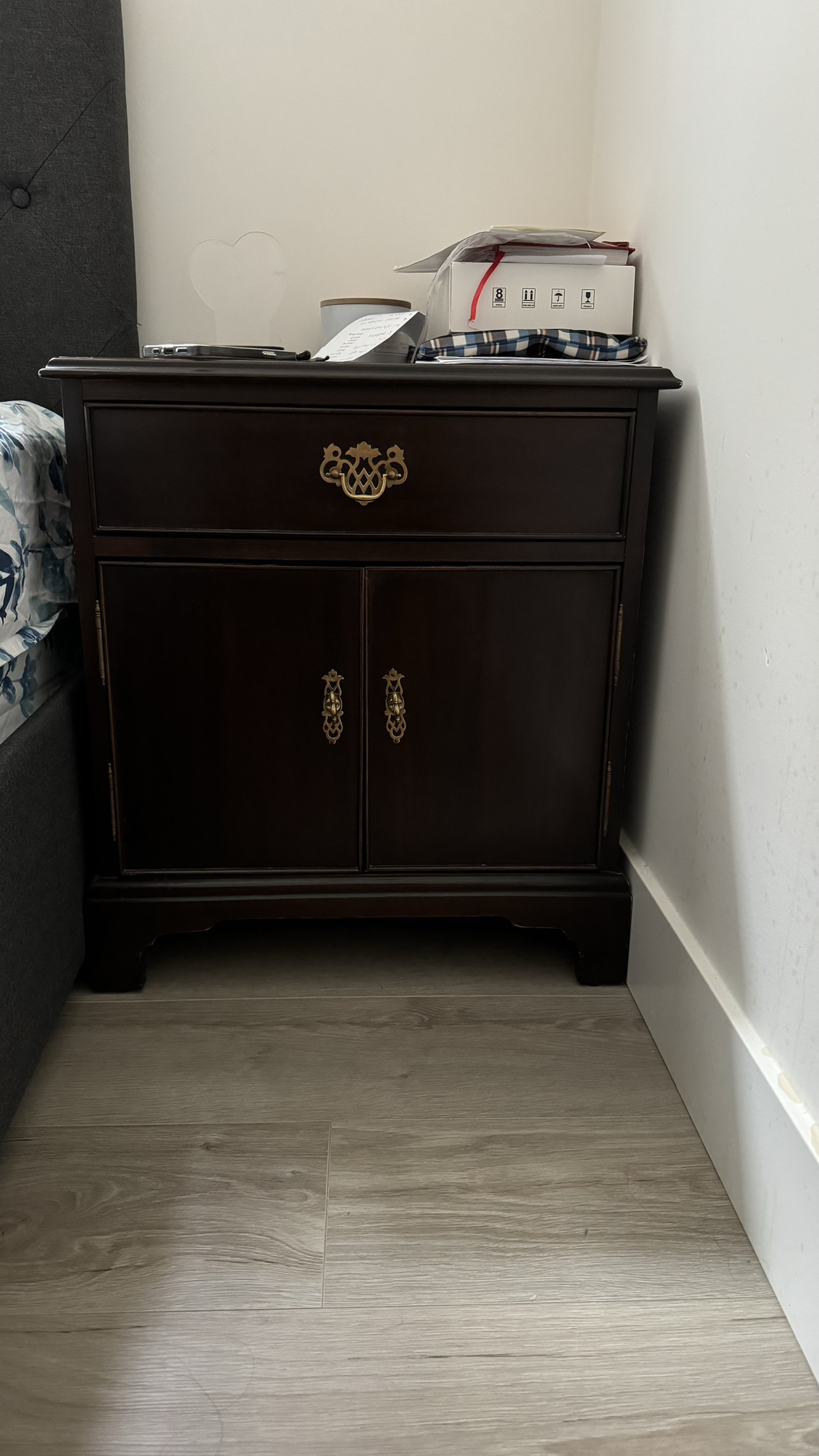 Night stand