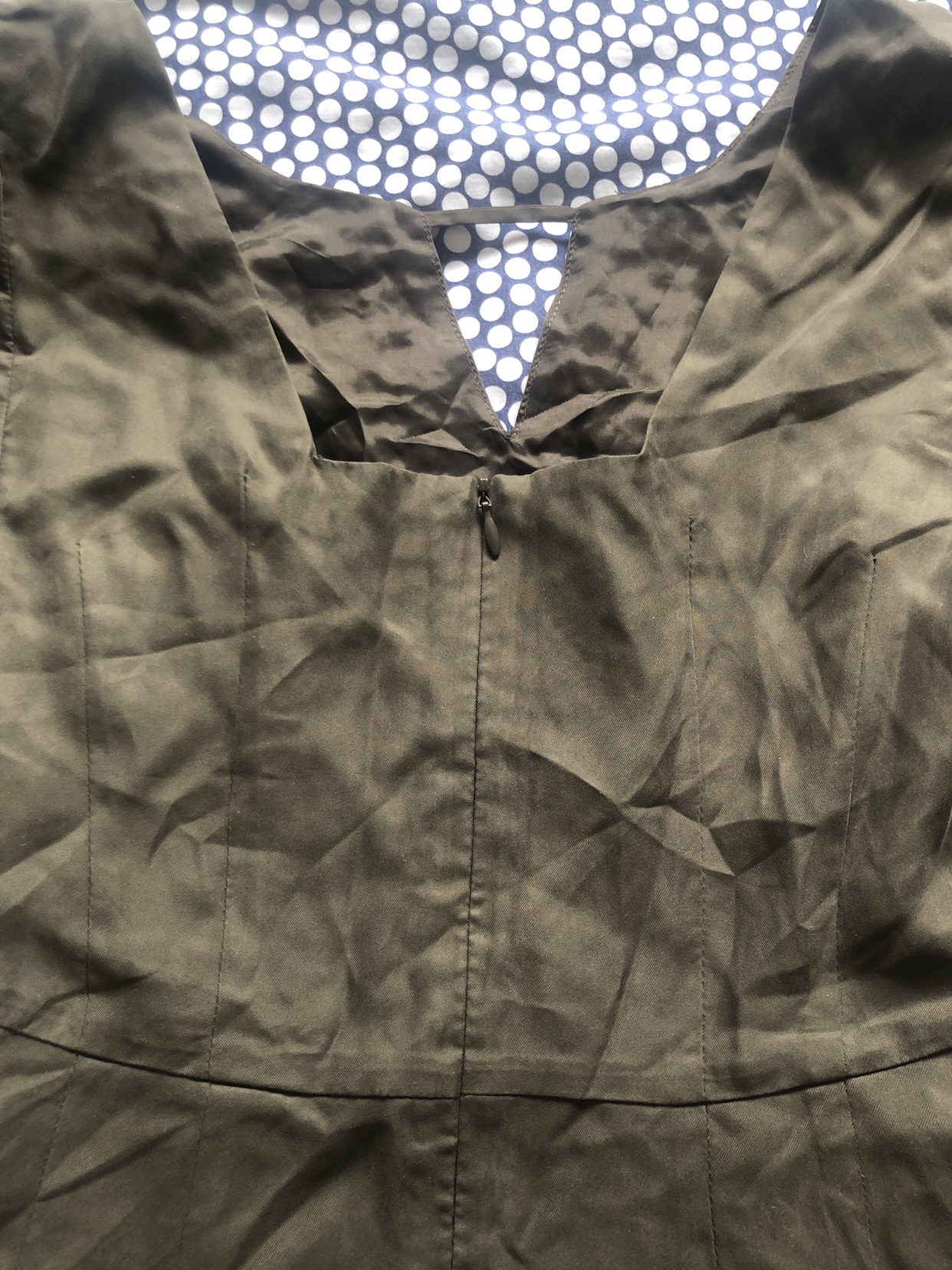 Olive coloured Metal beaded top image indicator(3)