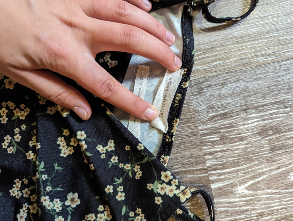 XS Urban Outfitters crop scoop neck tank image indicator(2)