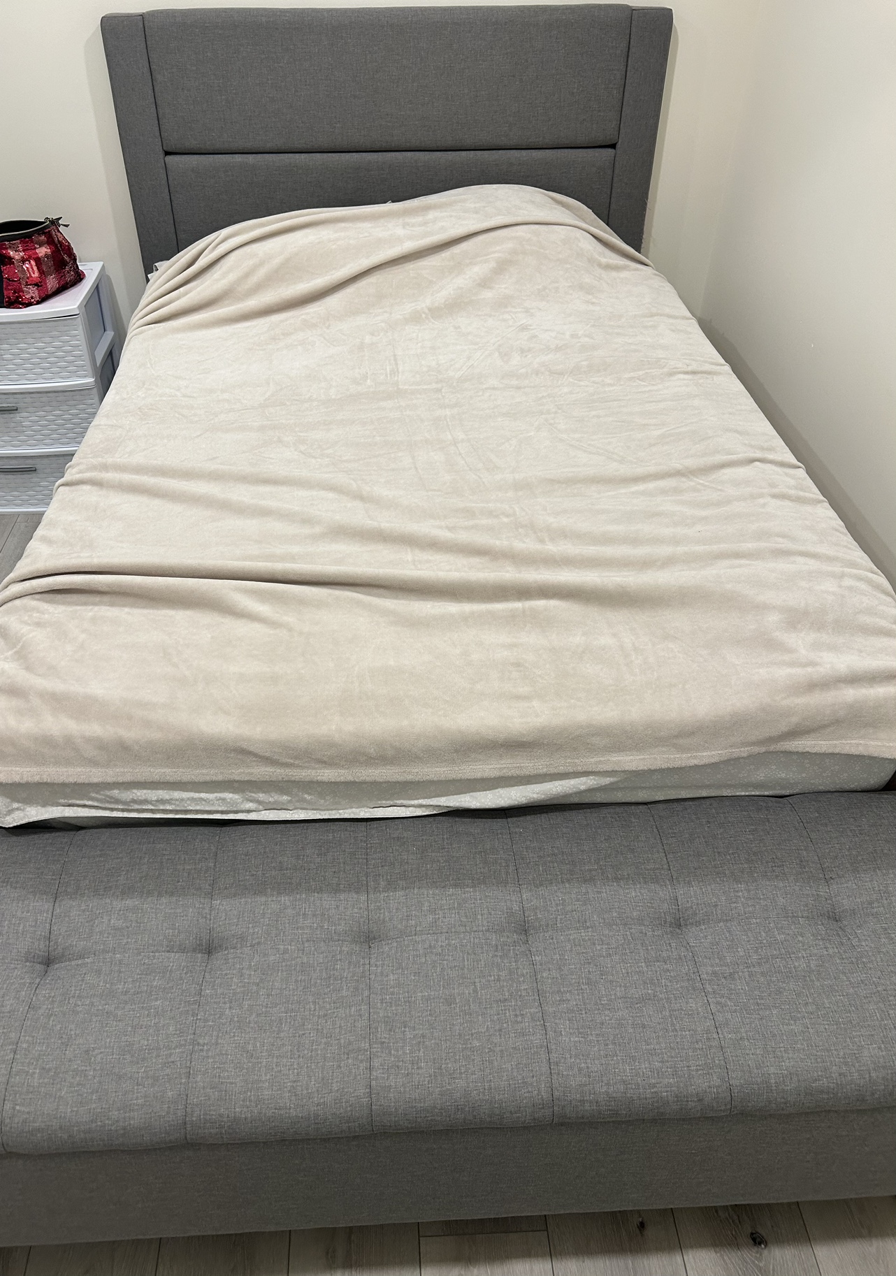 Bed frame (Queen or Full) with mattress and box spring - photo 2
