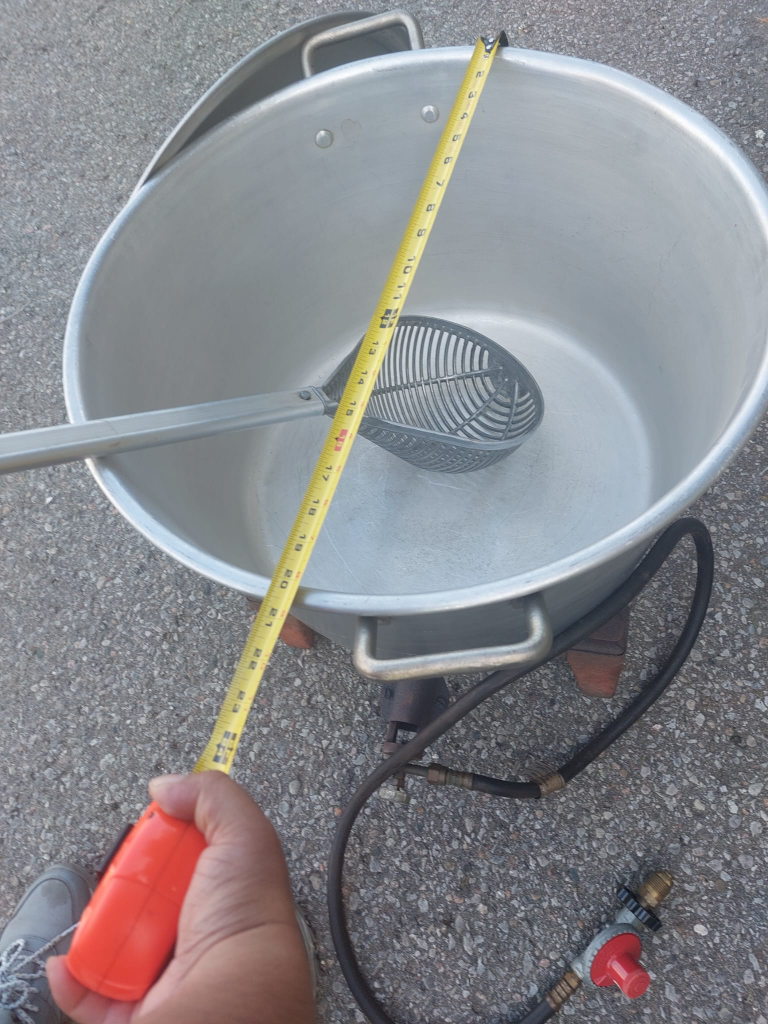 Burner ,pot,paddle and scoop for making sauce image indicator(9)